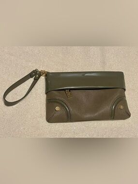Simply Vera Olive Green Women’s Wristlet Clutch